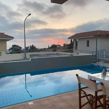 Beautiful 2-bedroom With Infinity Pool Βίλα *