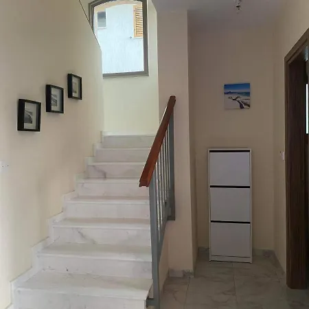 Beautiful 2-bedroom With Infinity Pool Βίλα Konia