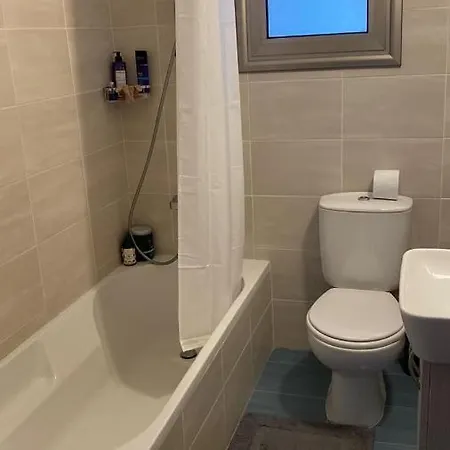 Βίλα Beautiful 2-bedroom With Infinity Pool