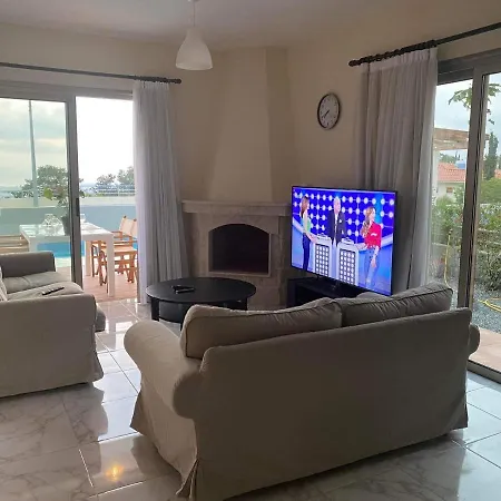 Beautiful 2-bedroom With Infinity Pool *
